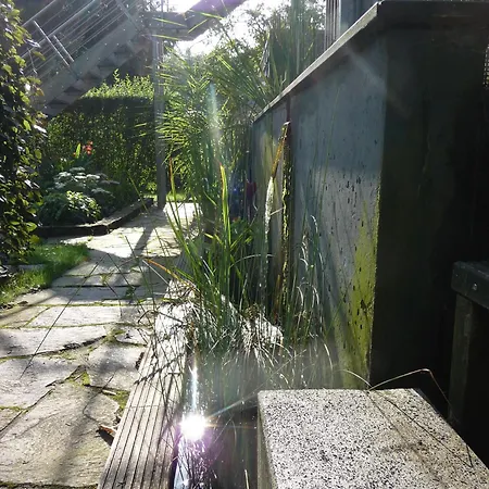 Kleine Oase アパート ボトロップ